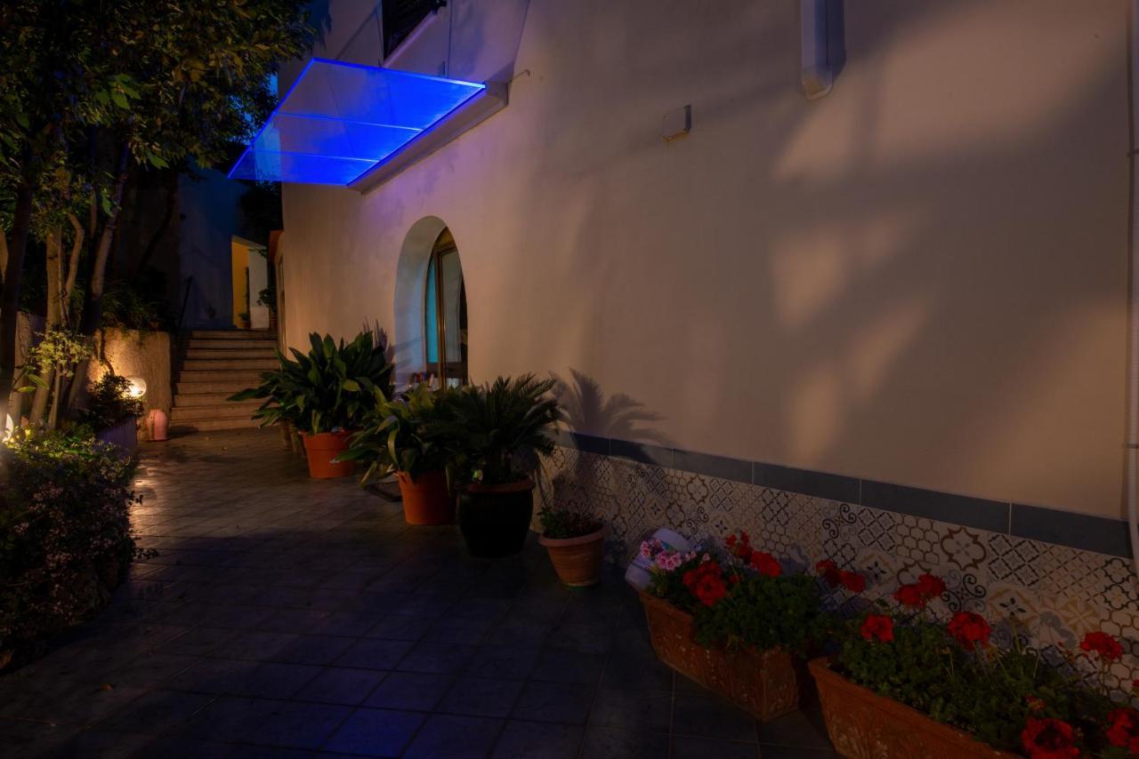 Villa Dei Sogni - Aparthotel Ischia Ponte Экстерьер фото